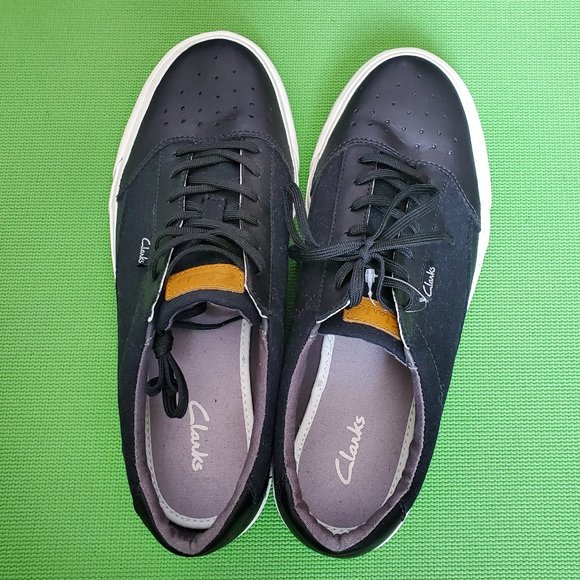 New Clarks Tiko Break Black Leather Canvas Sneakers US Size 8.5 - Picture 2 of 13